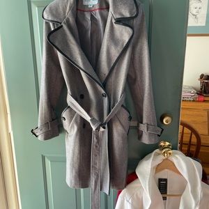Gray dress coat trimmed in leather/with belt LIKE NEW